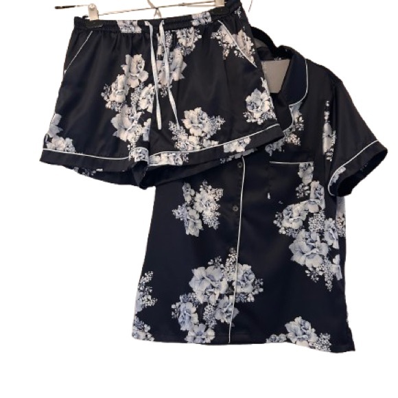 LÉ Rose Mileva Bleu De Fleur Printed PJ Set - Picture 2 of 9